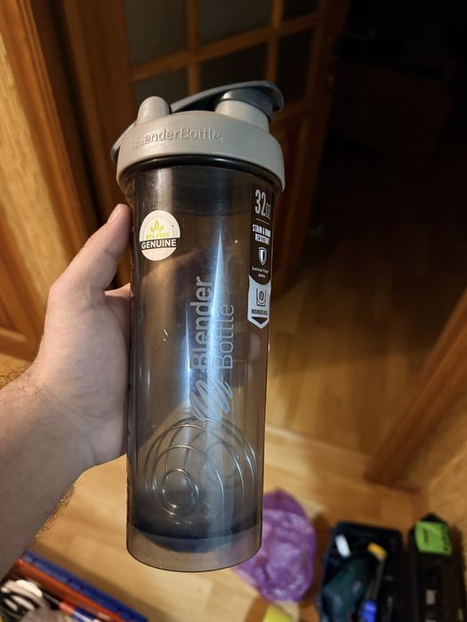 Шейкер и термос б/у норм состояние