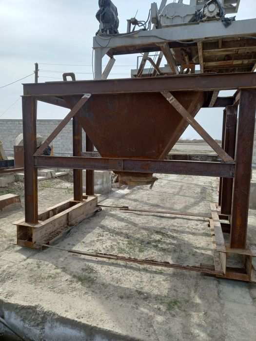 Бетонукладчик 1 кублик сотилади