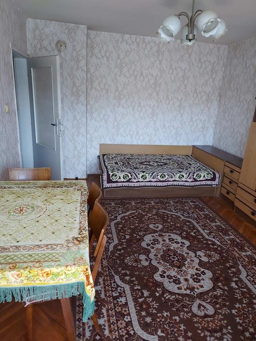 Двустаен под наем Университета