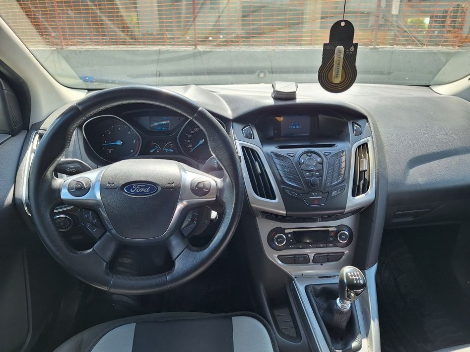 Ford Focus 3 hatchback 1.6 TDCI - ambreiaj + distributie făcute