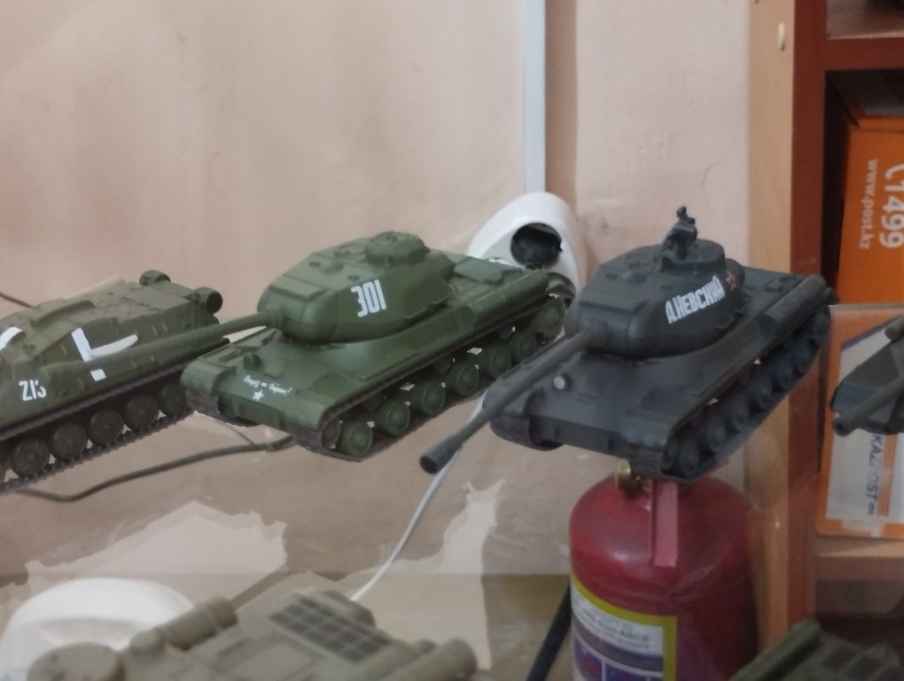 Модели танков 1:72