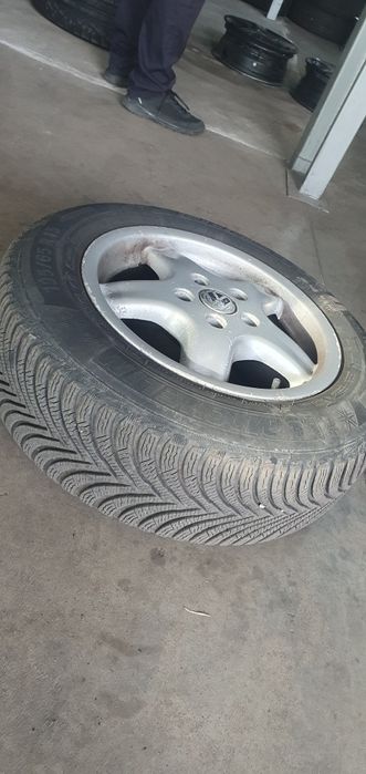 Vând anvelope 195 65 15 +jante