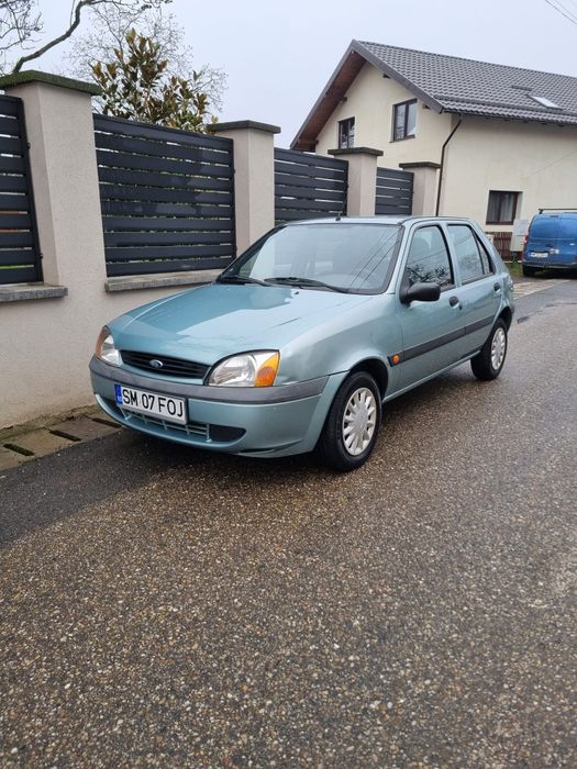 Vând Ford Fiesta IV Facelift Motor 1.3 benzina înmatriculat