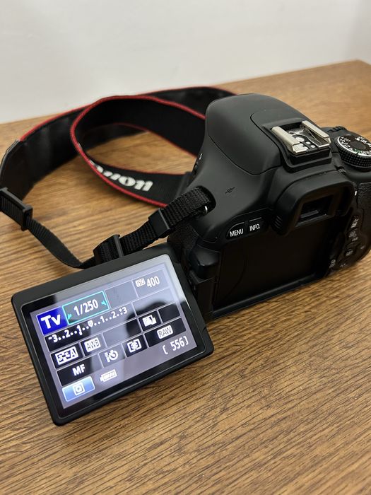 Aparat Foto Canon 600D 75-300mm + Kit 18-55mm II