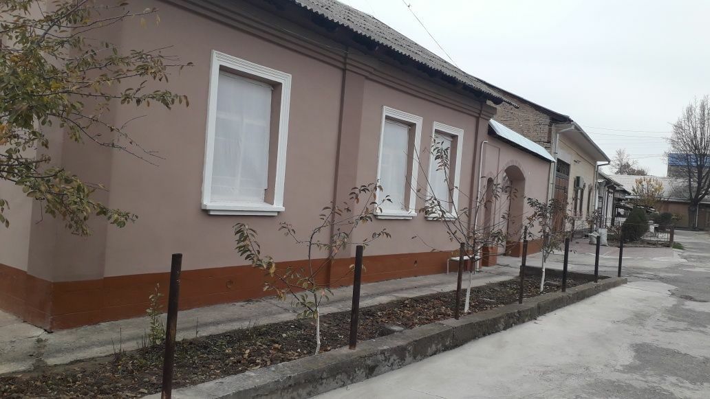Yangi yolda hovli sotiladi 4 sotx