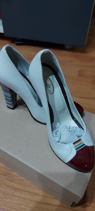 Vand pantofi dama piele noi
