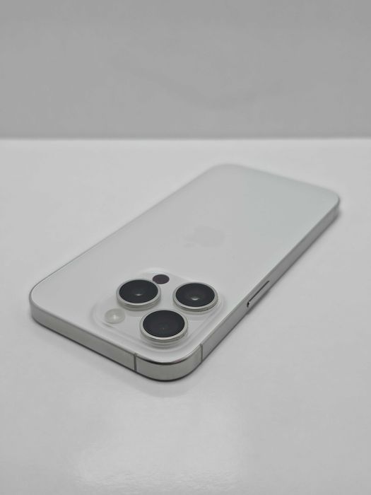 iPhone 15 Pro 128GB Titanium White