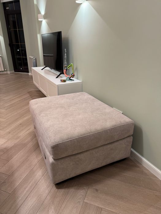 Пуфик пр-во Италия, как новый!