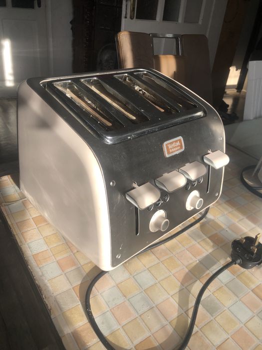 Prajitor de paine Tefal Maison