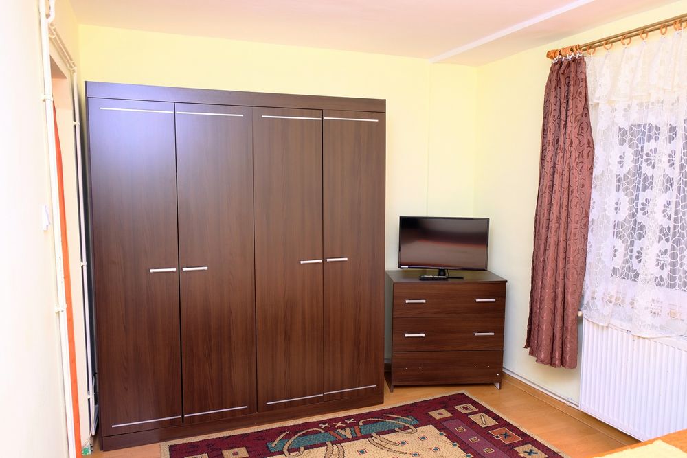 Vand apartament cu 2 camere
