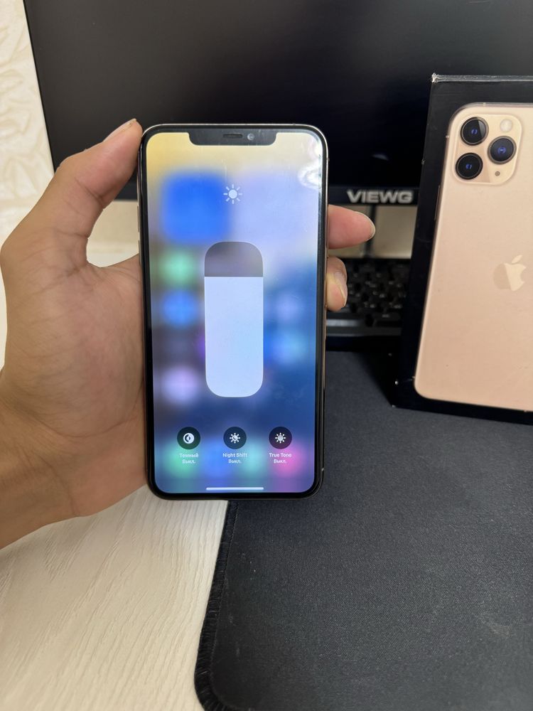 Iphone 11 pro max gold