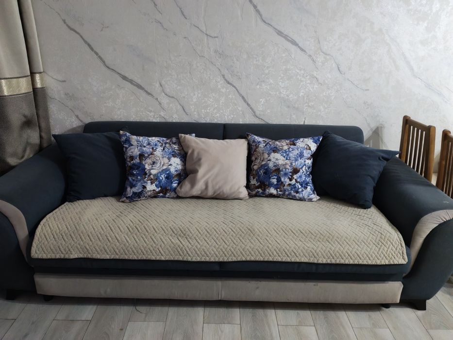 Продаю диван в хорошем состоянии