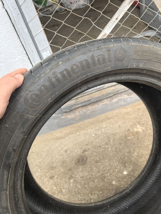 Vând anvelope Runflat Continental