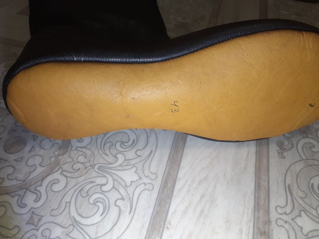 Продам сапоги масi  размер 43тёплые