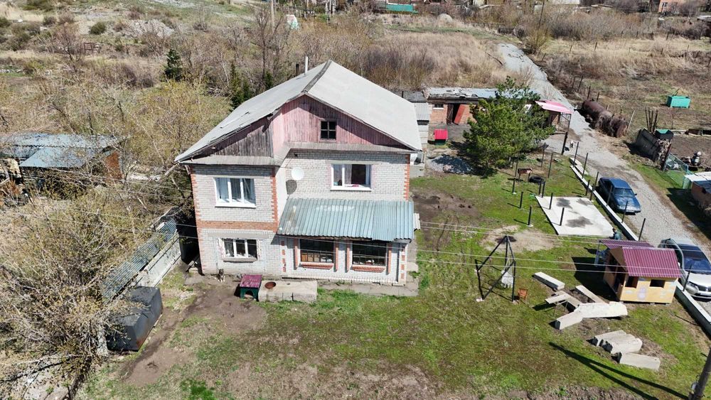 Дом кирпичн 5-комн, 3х-этажн на Аблакетке
