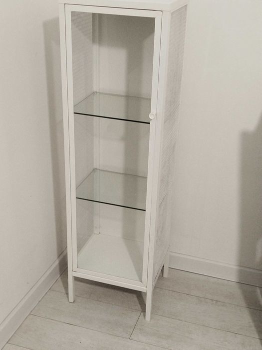 Шкаф с стъклена врата Икеа