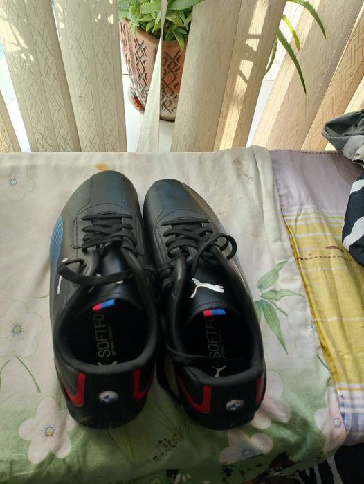 Срочно продам кроссовки