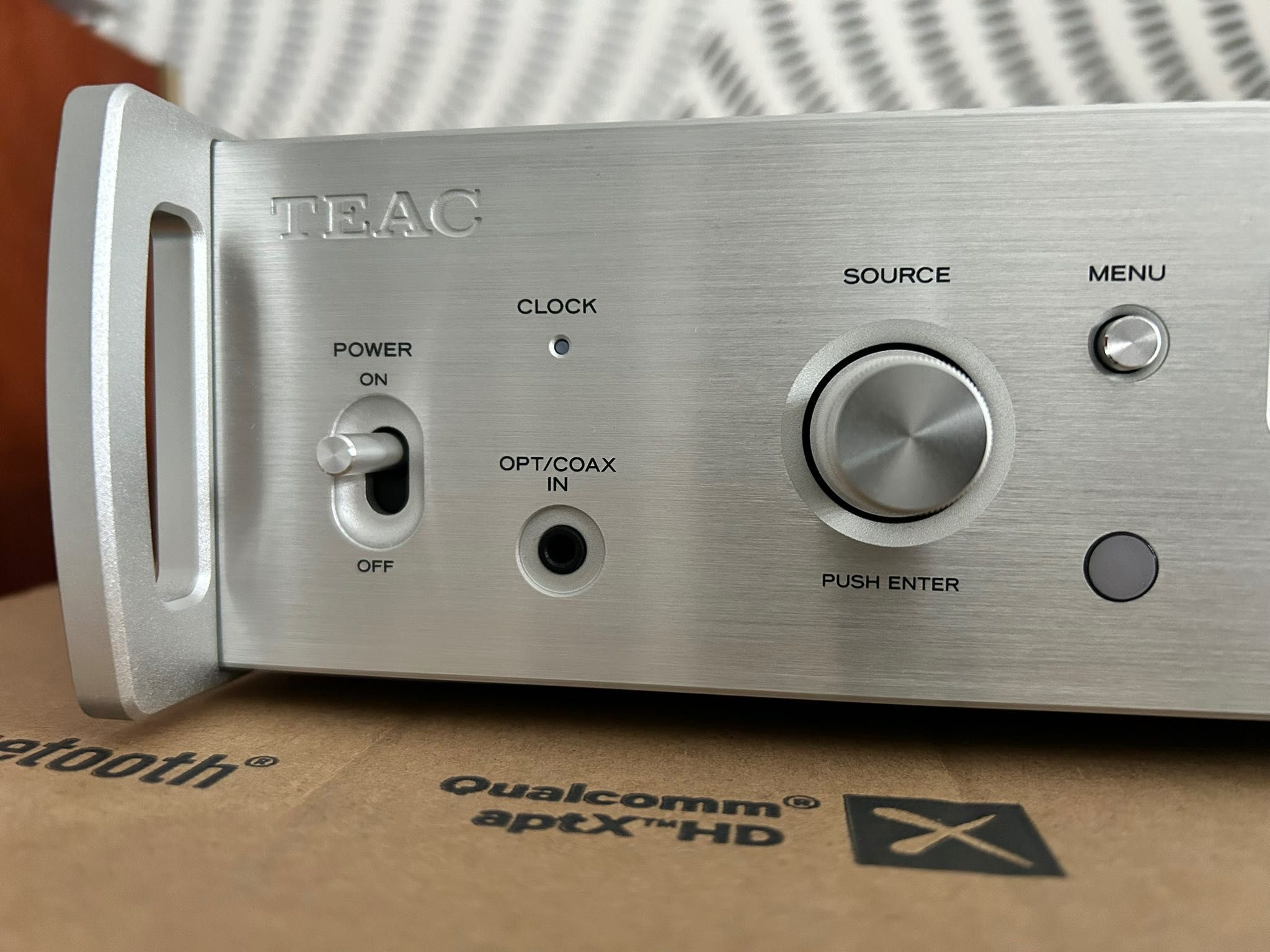 TEAC NT-505 Streamer + DAC + Preamplificator (full box)