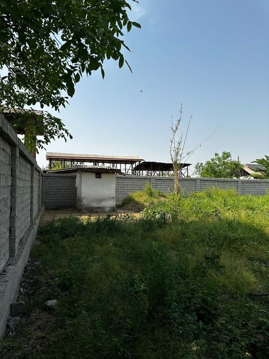 Ер сотилади 5,5 соток. Сотиги 8800$. Кибрай тумани Кипчок махаллисида