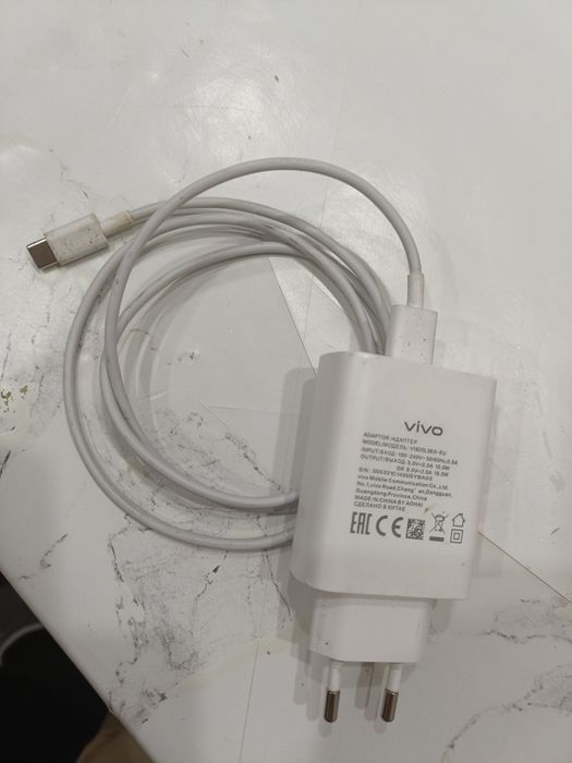 Продам зарядку оригинал vivo 18w