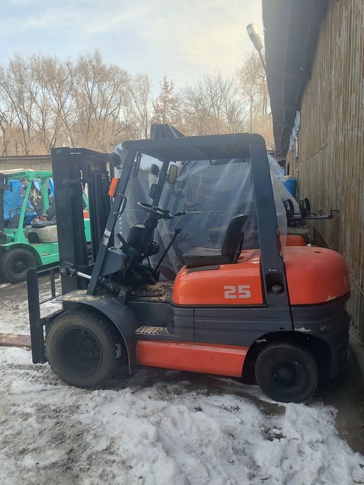 Вилочный Погрузчик 2.5 тонник Toyota 6FG25