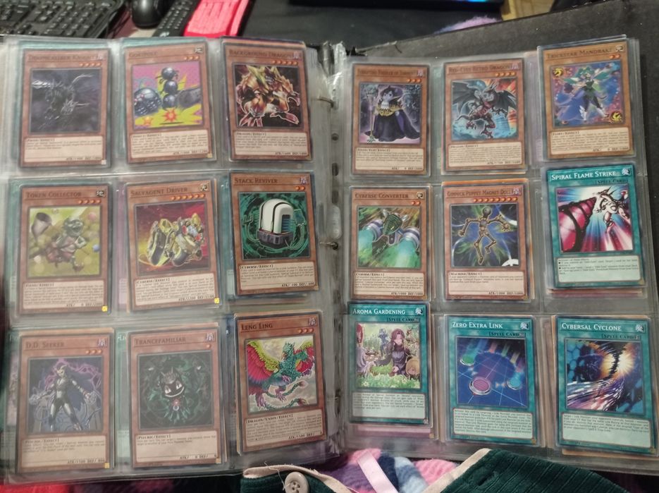 Yu-Gi-Oh cards, Югио карти