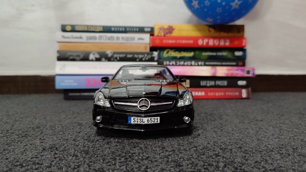 Mercedes SL65 AMG Premium edition мащаб 1:18 Maisto