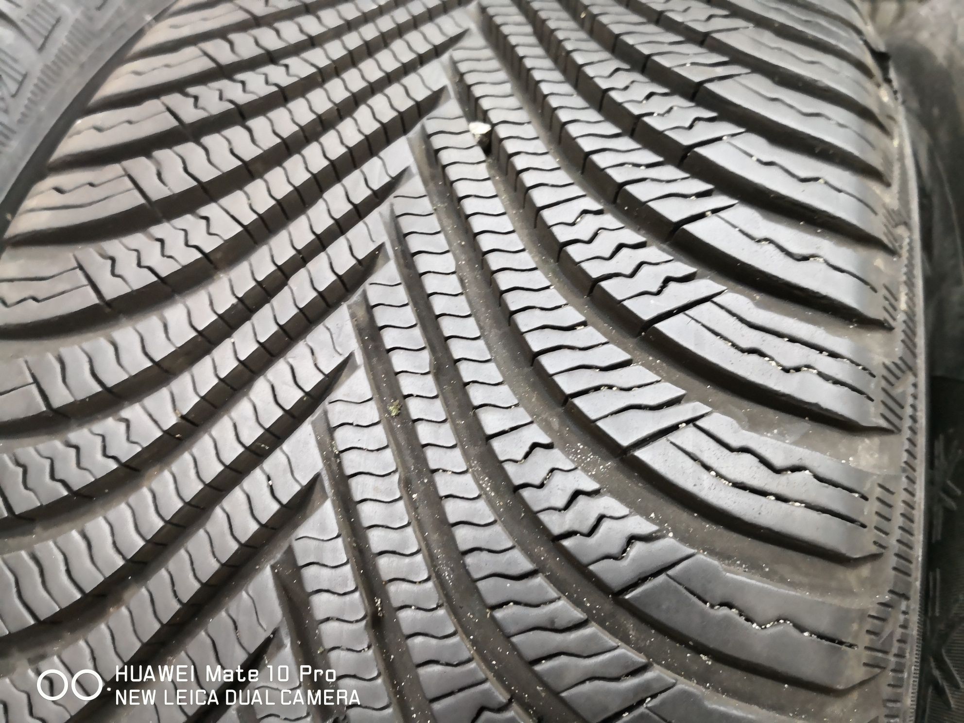 225 55 17 цола гуми като нови Michelin