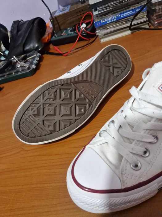 Adidași converse