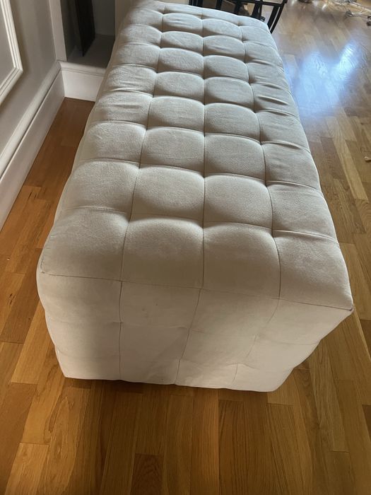 Bancheta tapitata tip chesterfield