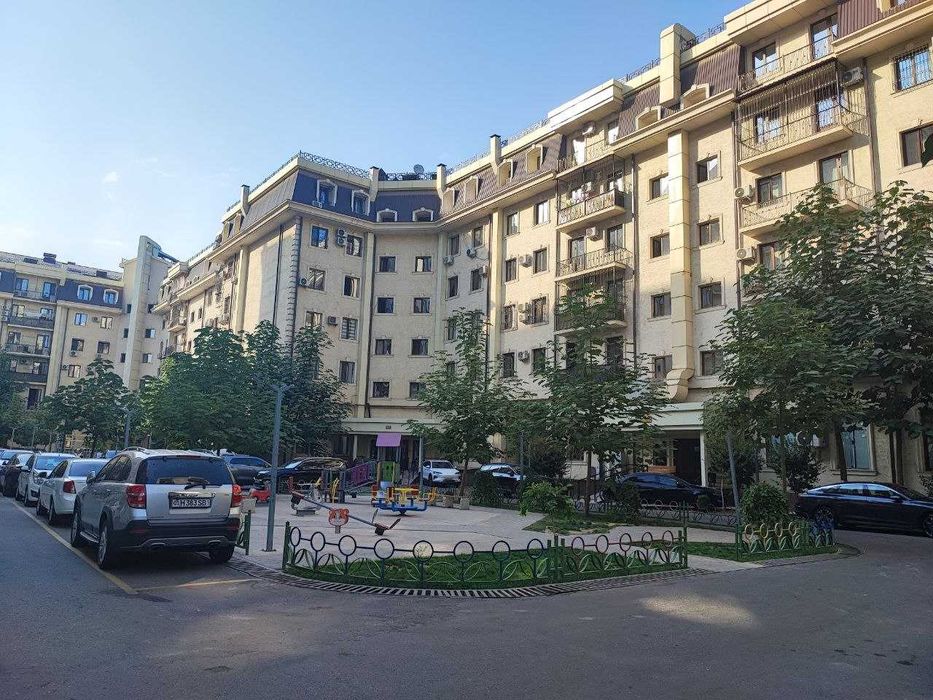 Айбек. Eвpo peмонт. 4/1/10. Kирпич. 110,5 м.кв. Фидокор, Шевченко.