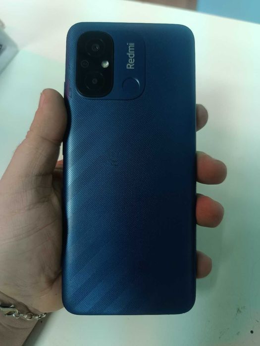 Продам смартфон Redmi 12C все работает, без трещин