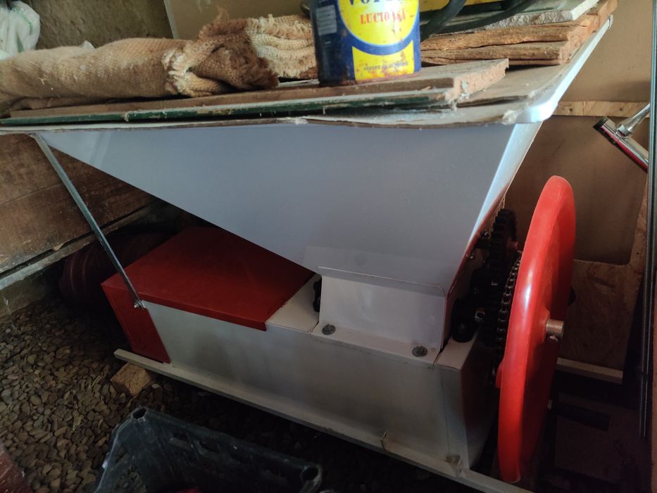 Zdrobitor struguri cu deschiorchinare