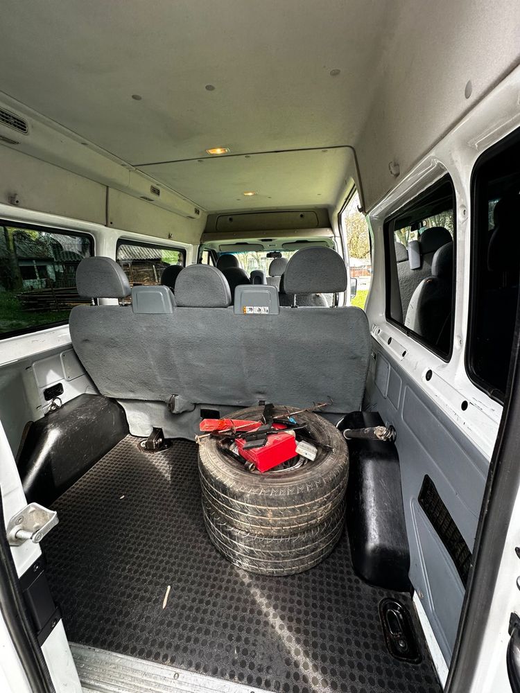 Ford Transit (8+1) 2.2 TDI varianta lunga