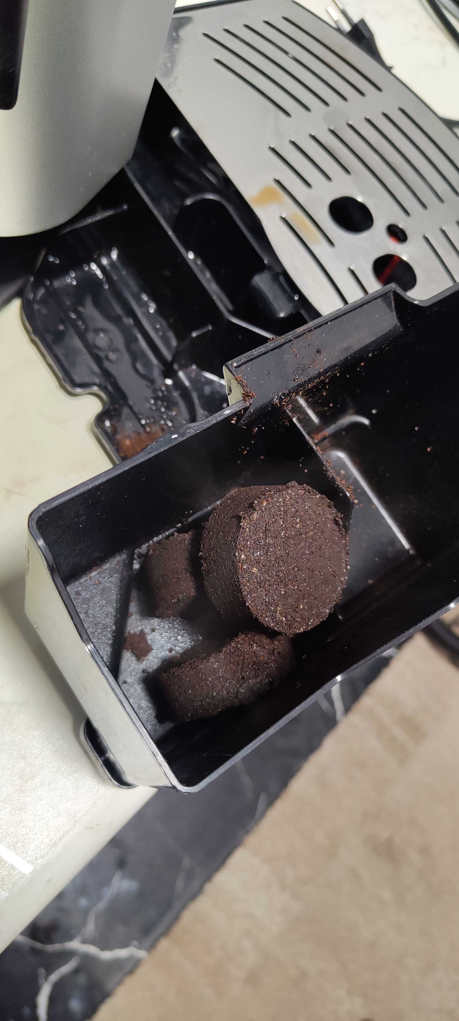 Espressor Automat DeLonghi Magnifica ESAM 3200.S Aparat cu Cafea Boabe