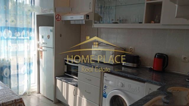 Дава се под наем Тристаен апартамент в Варна, Център - 65 кв.м за 612 € - Снимка #2