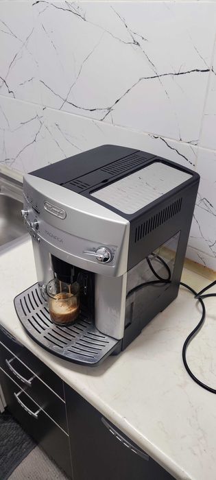Espressor Automat DeLonghi Magnifica ESAM 3200.S Aparat cu Cafea Boabe