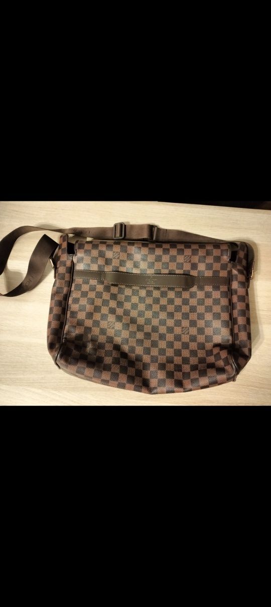 Louis Vuitton geantă laptop