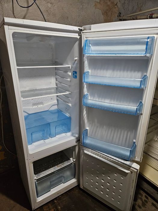 Двухкамерный холодильник Веко