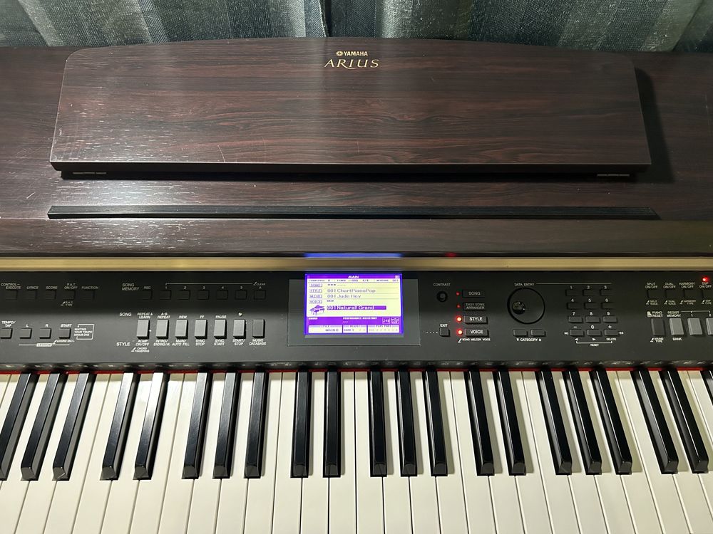 Pianina electronica Yamaha YDP V240