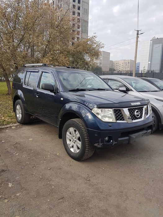 Продам Ниссан - патфайндер, 2005 год, состояние хорошее, дизель, МКПП