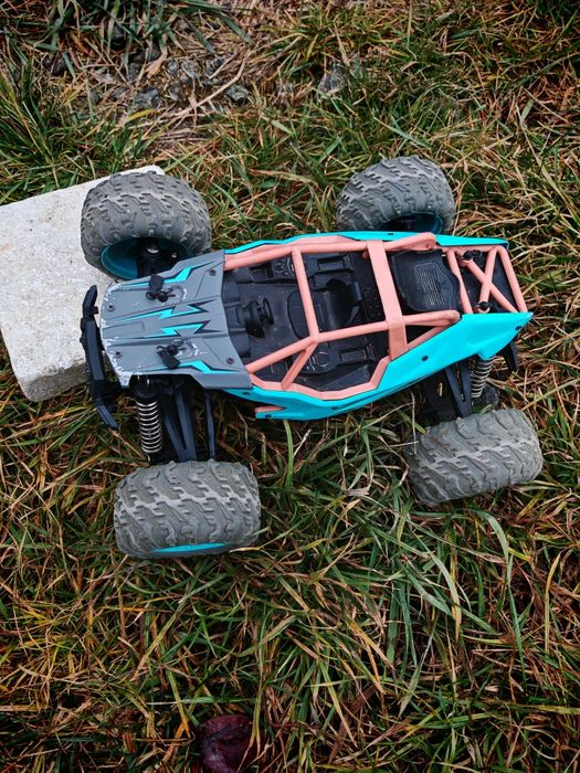 Vând mașinuță RC 4x4
