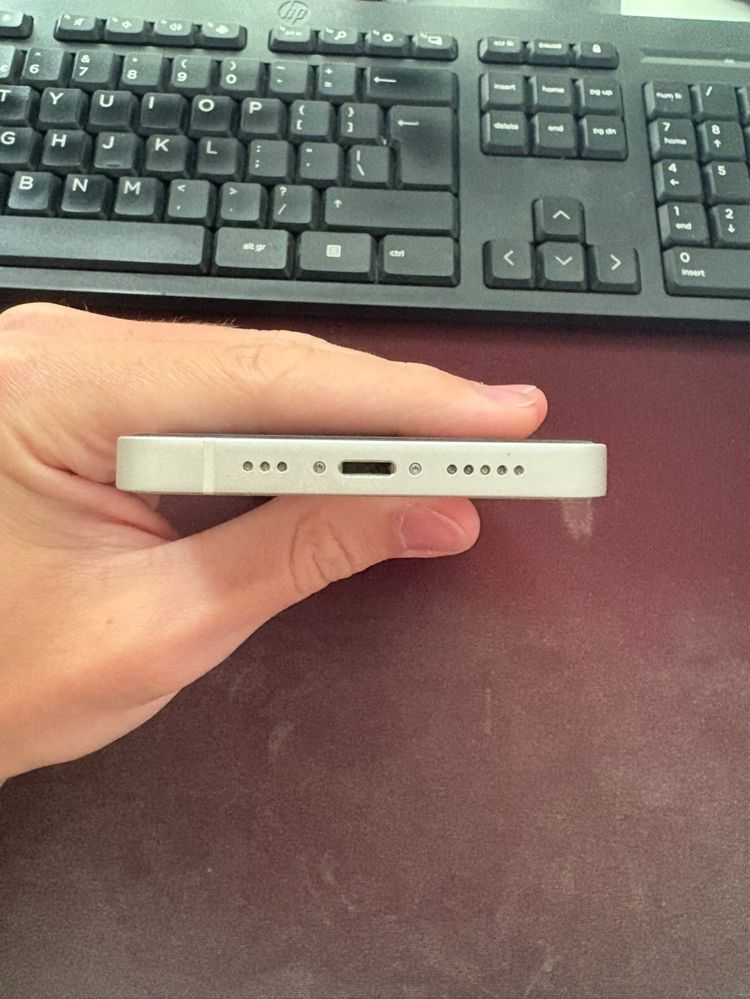 Apple Iphone 13 бял