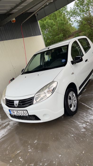 Vând Dacia Sandero 2011