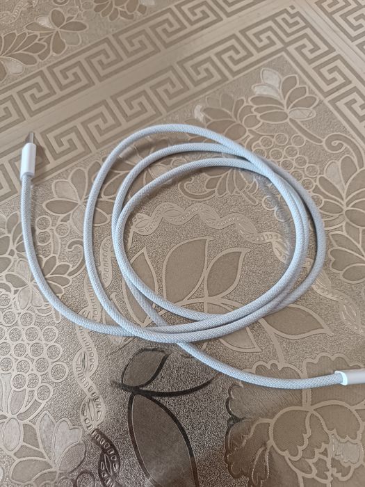 Iphone 17pro max kabeli