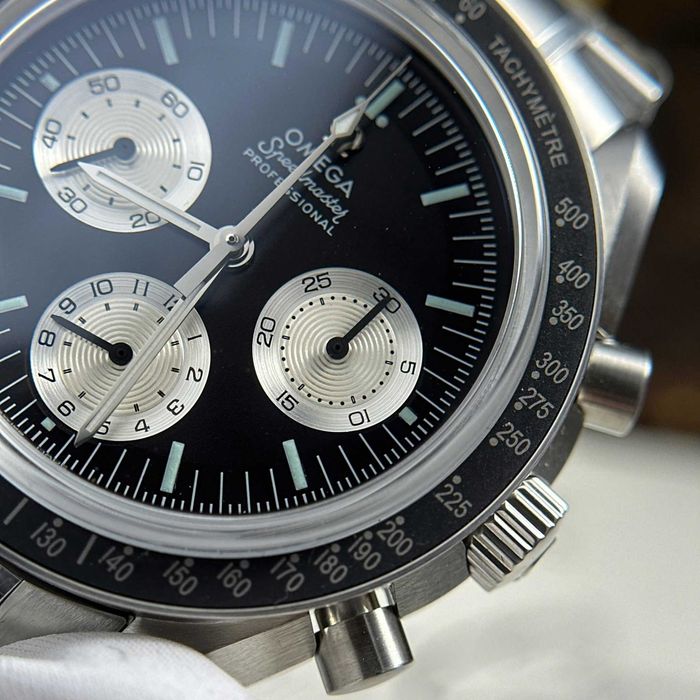 omega speedmaster сребристо/черно