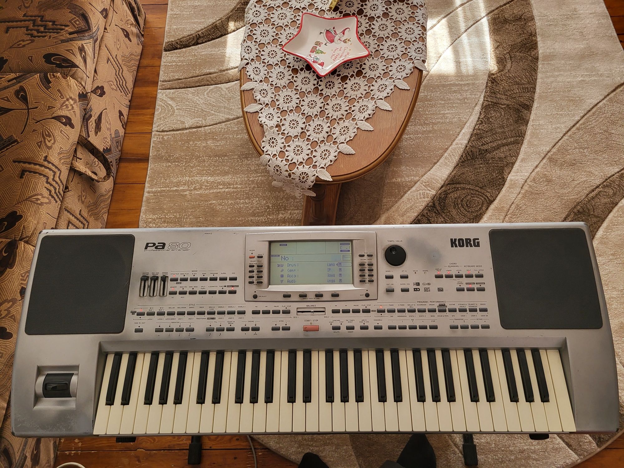 Vând orgă Korg Pa 80 de piese