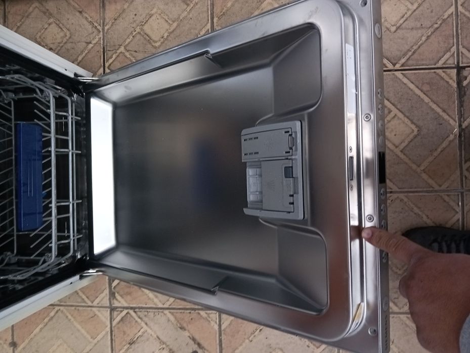 Тясна 45см съдомиялна за пълно вграждане Сименс Siemens 2 год.Гаранция