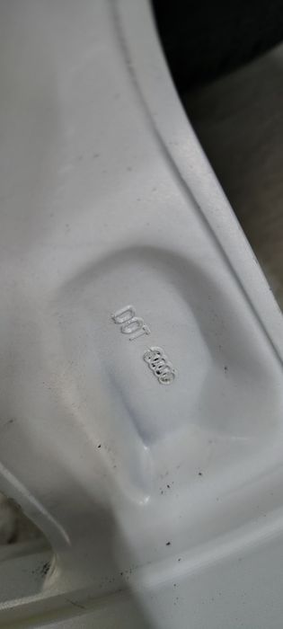 Vând jante Audi r19