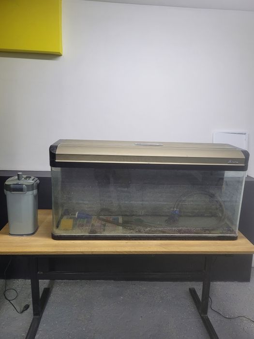 Продам заводской аквариум